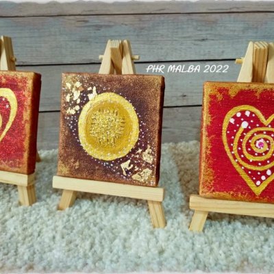 Znak lásky (soubor obrazů volná tvorba) akryl na MINI plátně s dřevěným stojanem – není  k dispozici